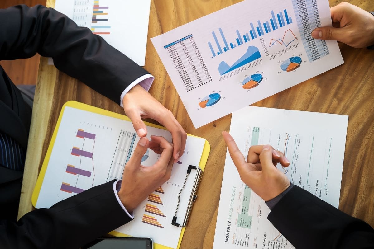 The Interconnection Between Cash Flow Analysis and Factoring