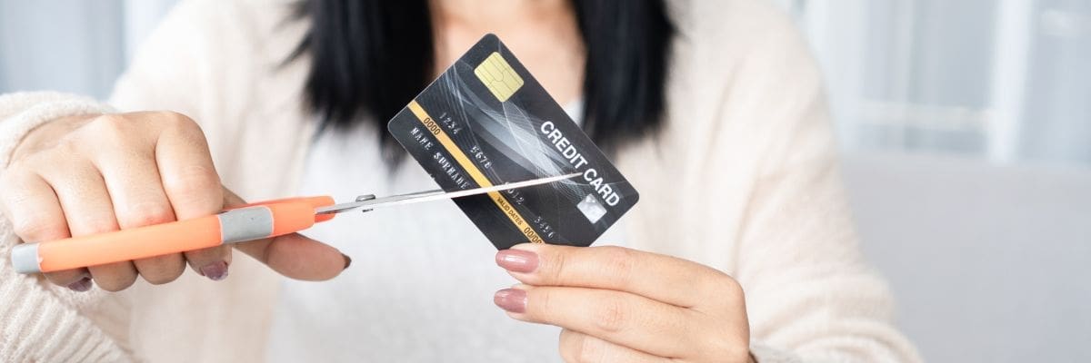 Credit Cards vs Factoring: Why SMEs Are Making a Shift Credit Cards vs Factoring: Why SMEs Are Making a Shift